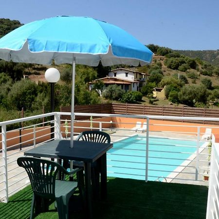B&B Il Mirto Di Paola Torpè Eksteriør billede