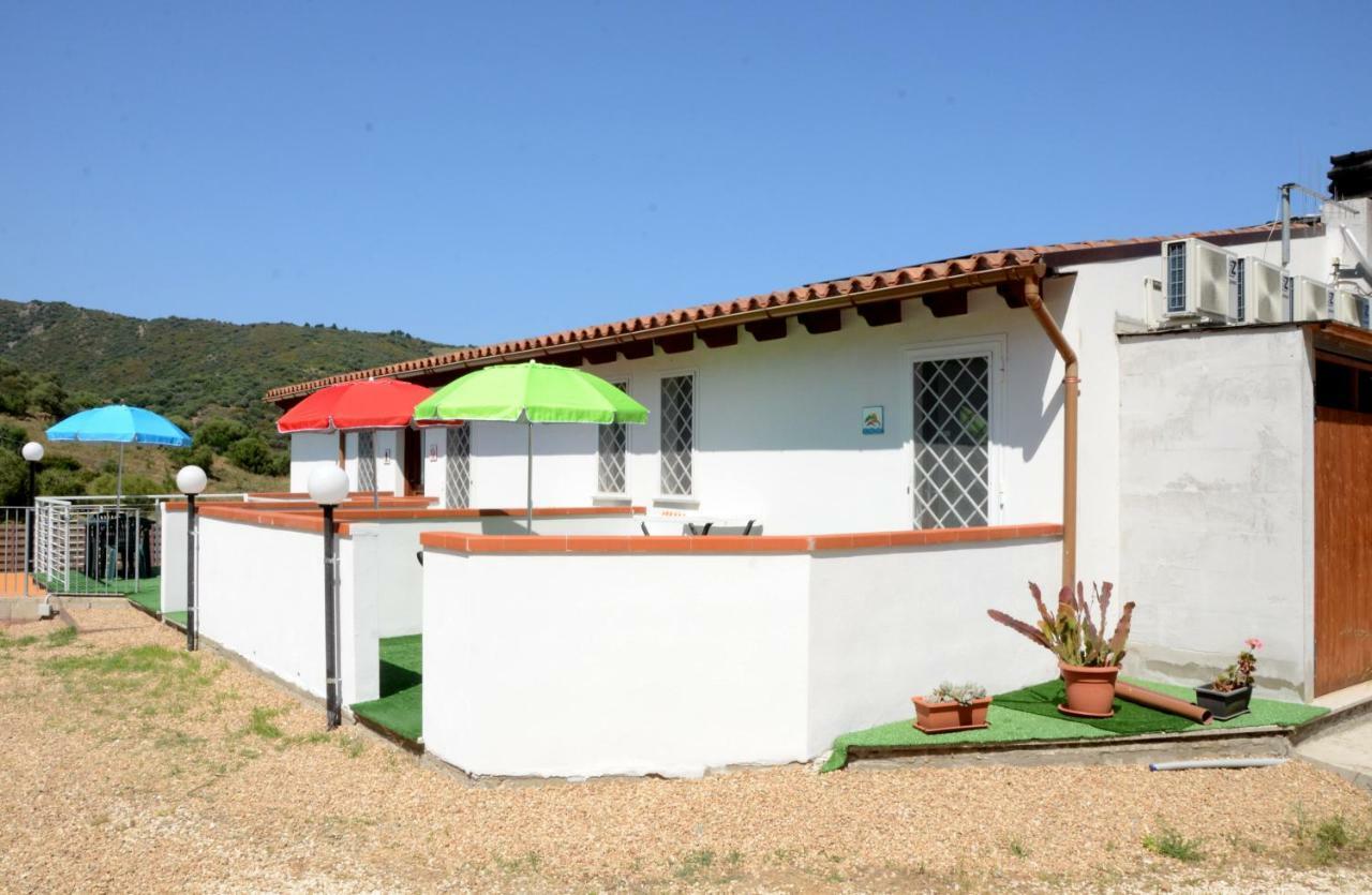 B&B Il Mirto Di Paola Torpè Eksteriør billede